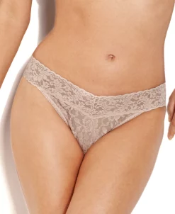 HANKY PANKY Women's Signature Lace Original Rise Thong -VINCE CAMUTO Shop 8146346 fpx